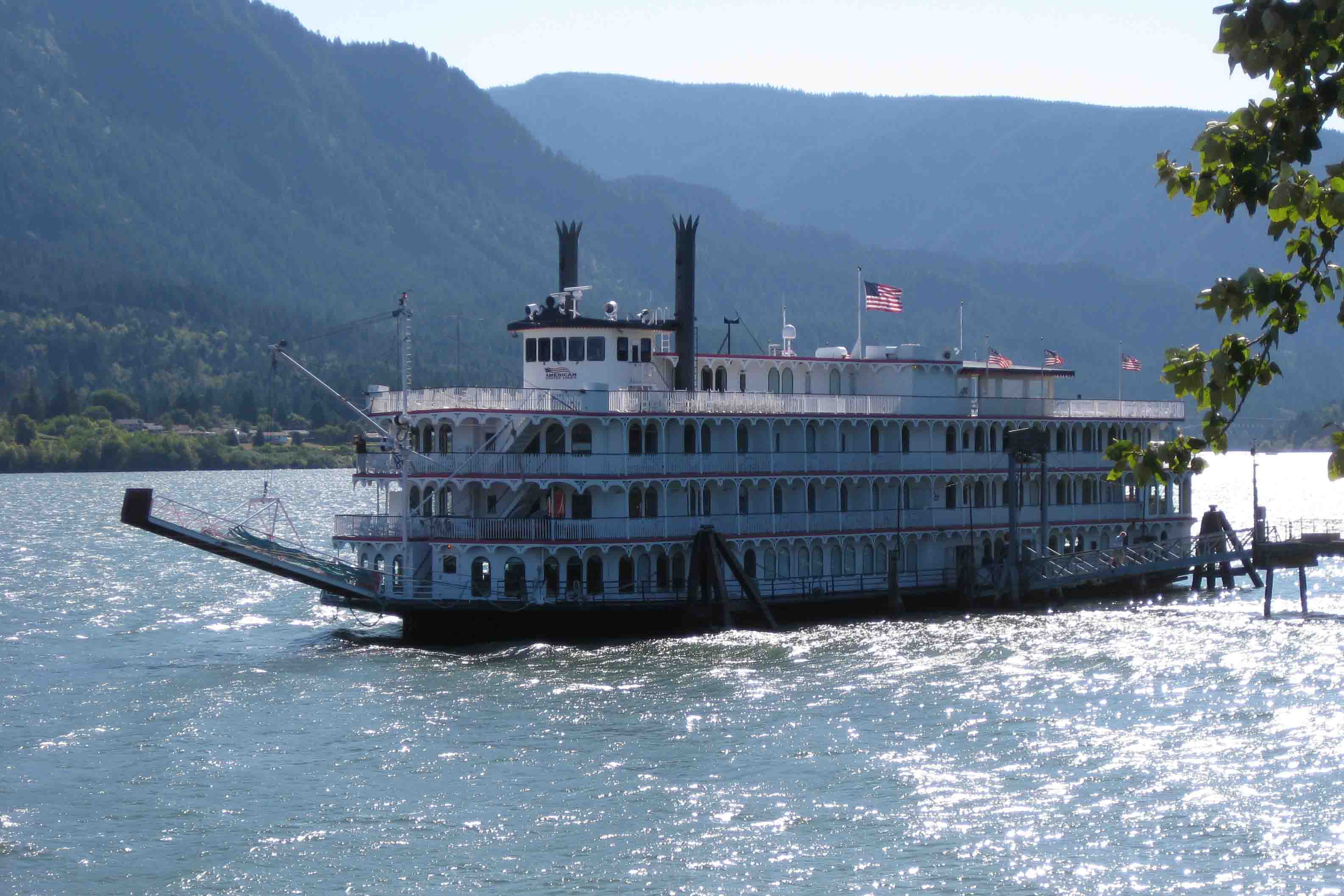 paddle wheeler on Columbia River